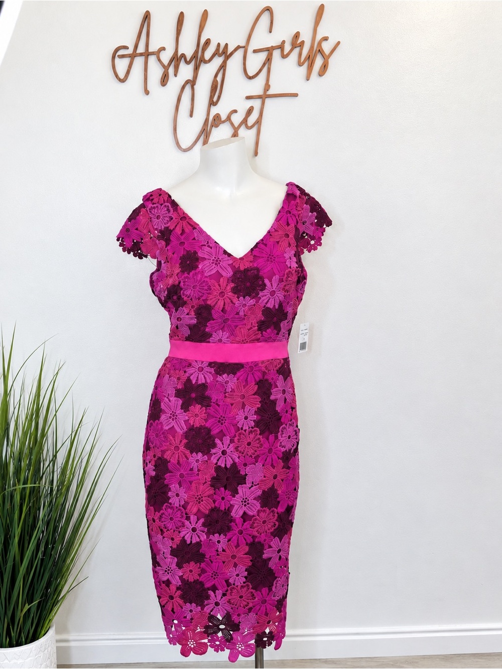 ALEXIA ADMOR Fuchsia Multi Floral Lace Sheath Dress Size 8 NWT